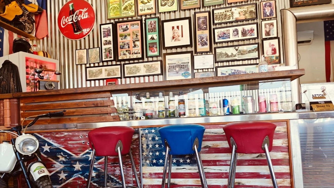 Το Diner 72 στους Αγίους Θεοδώρους