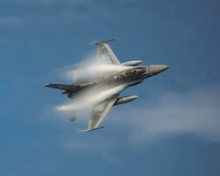 f16 falcon.jpg