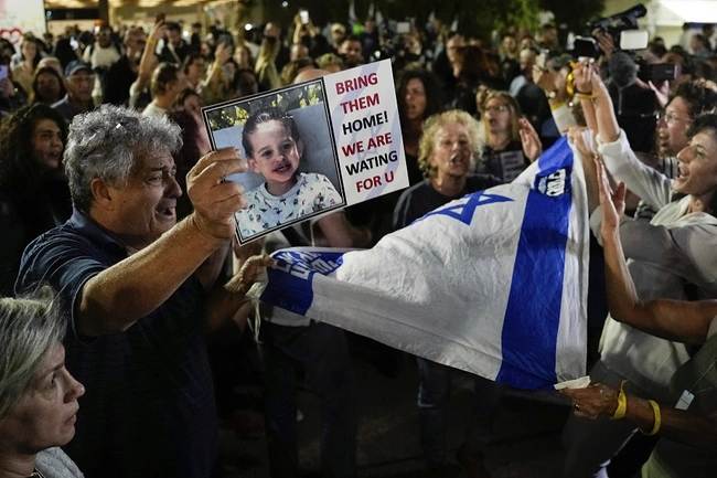 Πανηγυρισμοί στο Ισραήλ για τους ομήρους