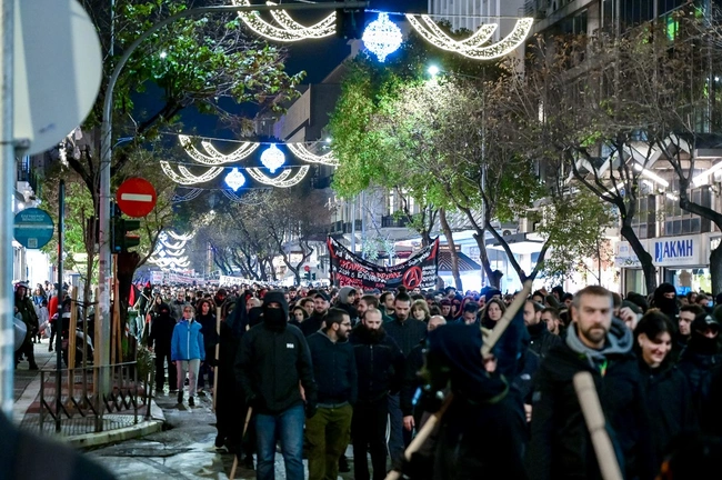 Πορεία για τη δολοφονία του Γρηγορόπουλου στη Θεσσαλονίκη