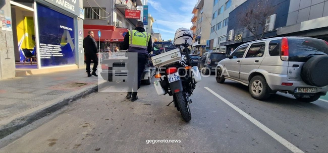 Παράνομο παρκάρισμα στον Βόλο