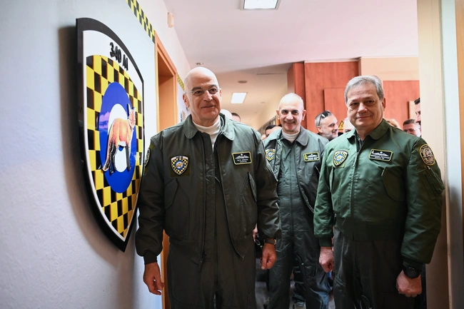 Πτήση Δένδια με F-16 Viper