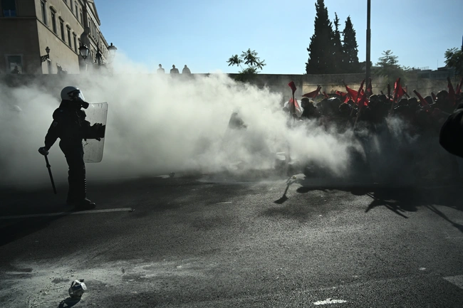 Ένταση στο πανεκπαιδευτικό συλλαλητήριο στο κέντρο της Αθήνας