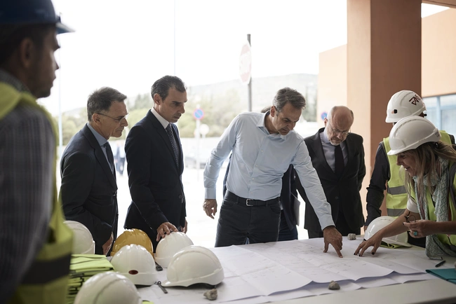 Επίσκεψη Μητσοτάκη στο Αττικόν