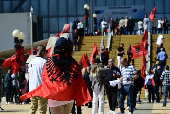 Εικόνες από το Κλειστό Γαλατσίου όπου θα μιλήσει ο Έντι Ράμα