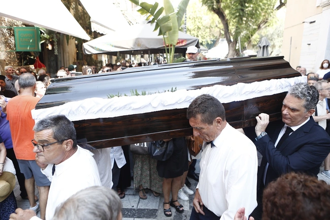 Κηδεία Γιανναρά
