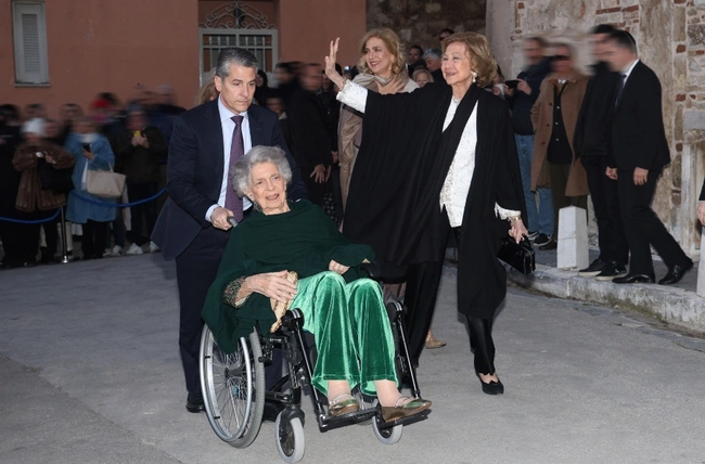 Βασίλισσα Σοφία με την αδερφή της Πριγκίπισσα Ειρήνη-Ινφάντα Κριστίνα