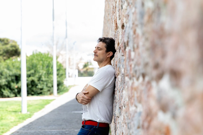 «Το μπάζωμα στα Τέμπη δεν είναι απλώς μπάζωμα. Είναι ασέλγεια νεκρών»