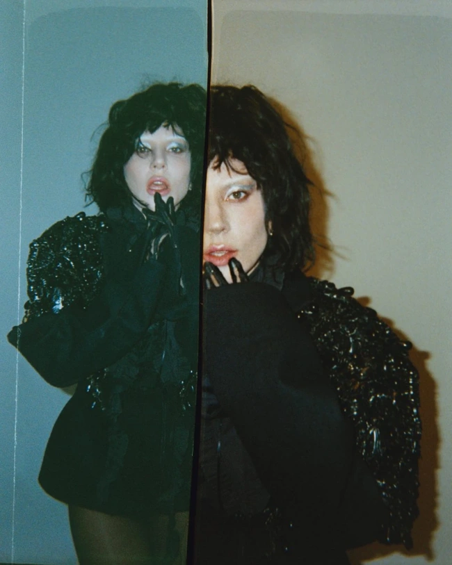 lady_gaga_mayhem_photoshoot2
