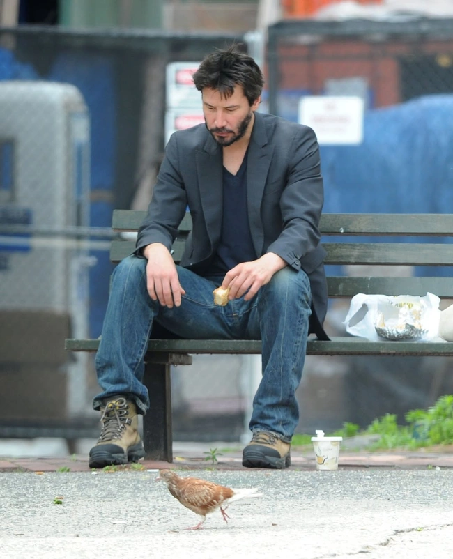 keanu reeves τρωει παγκακι