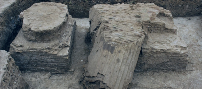 Βάσεις κιόνων στην «Αλεξάνδρεια στον Τίγρη»