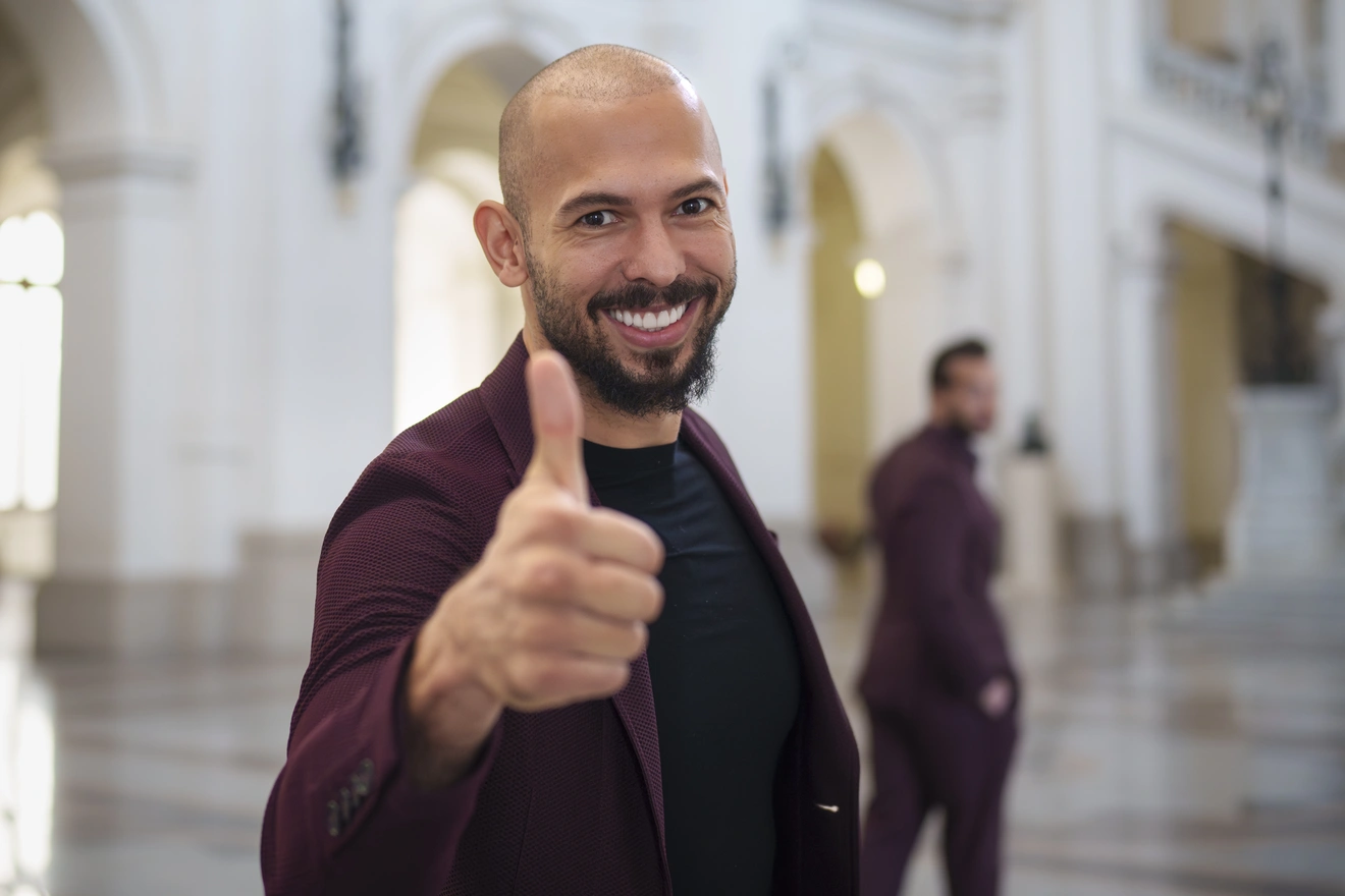 Ο Άντριου Τέιτ
