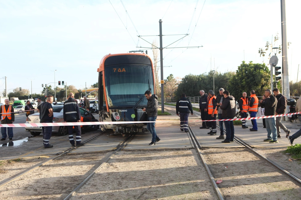 palaio-faliro-troxaio-tram