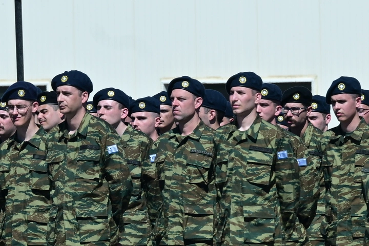 Ορκίστηκε ο Στέφανος Κασσελάκης στο στρατόπεδο της Θήβας