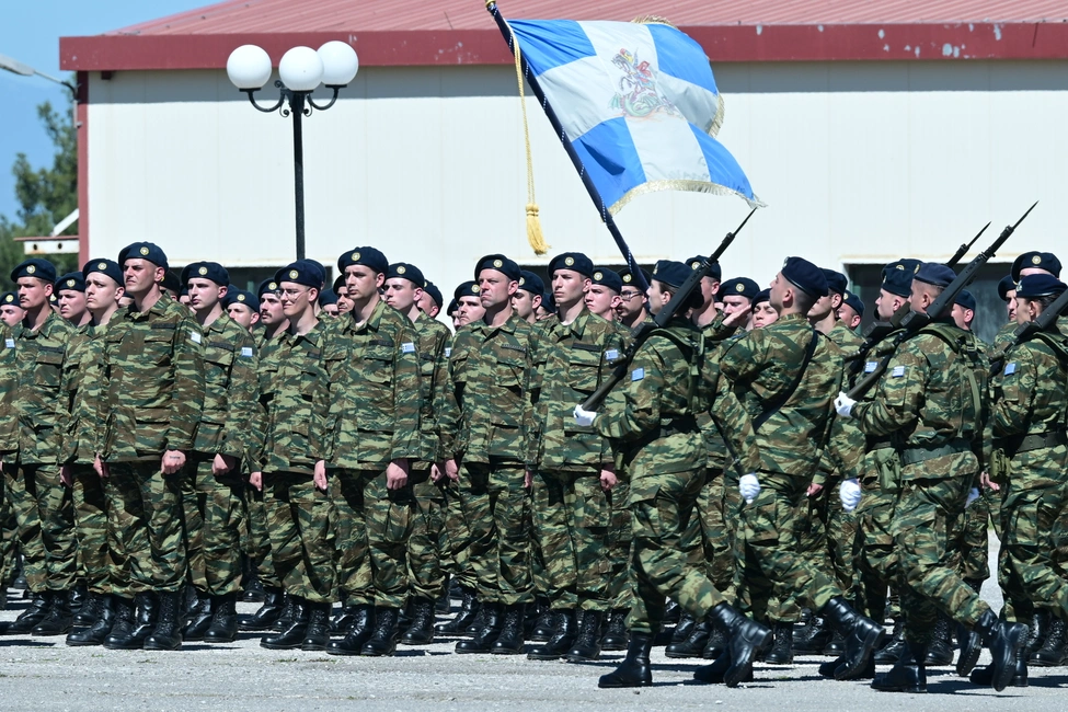 Ορκίστηκε ο Στέφανος Κασσελάκης στο στρατόπεδο της Θήβας
