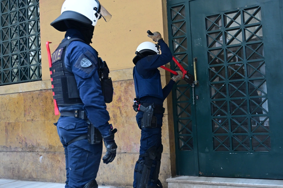 Αστυνομική επιχείρηση στη Νομική Σχολή