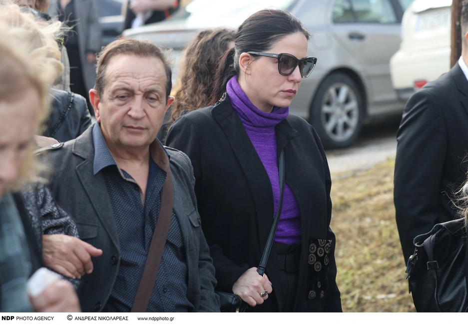 Σπύρος Μπιμπίλας, Ιωάννα Πηλιχού στην κηδεία της Καίτης Κωνσταντίνου
