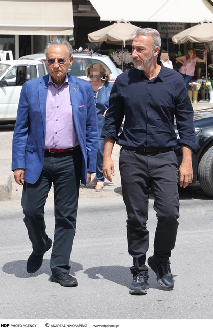 Μάκης Μάτσας-Μίνως Μάτσας στην κηδεία του Αχιλλέα Θεοφίλου