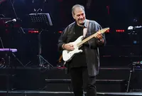 Δημήτρης Σταρόβας