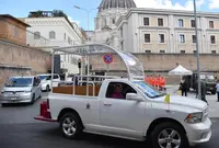 Ύστατο χαίρε στον πάπα Φραγκίσκο: Έφτασε στη Σάντα Μαρία Μαντζόρε η σορός του - Live εικόνα