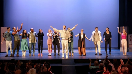 Επίσημη πρεμιέρα της θεατρικής παράστασης «Απλή Μετάβαση»
