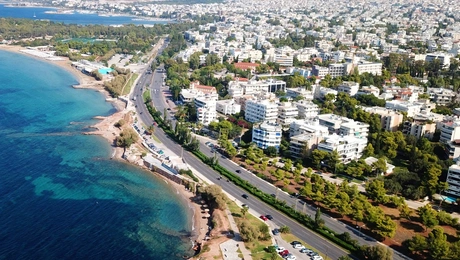 Η λεωφόρος Ποσειδώνος στη Γλυφάδα