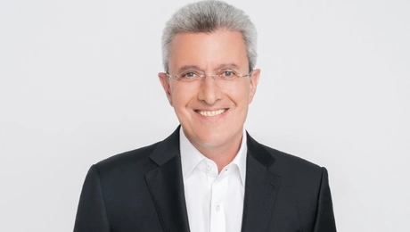 Ο Νίκος Χατζηνικολάου