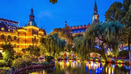 Το θεματικό πάρκο Tivoli Gardens στην Κοπεγχάγη