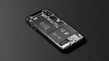 H Apple ετοιμάζει μεγάλες αλλαγές στα της μπαταρίας των κινητών της.