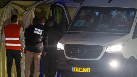 Όμηροι της Χαμάς που απελευθερώθηκαν, μεταφέρονται στο Ισραήλ
