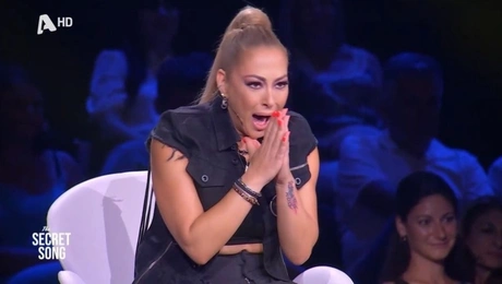 Η Μελίνα Ασλανίδου στη σκηνή του «Secret Song»