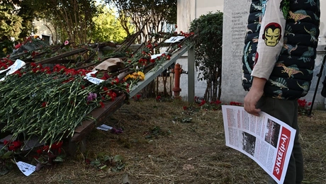 Λουλούδια στο Πολυτεχνείο