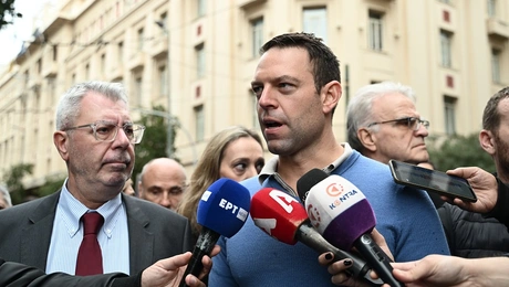 Ο Στέφανος Κασσελάκης στο κέντρο της Αθήνας
