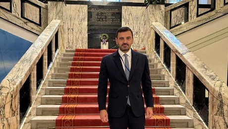 nikolopoulos.jpg