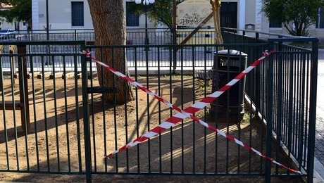paidiki xara kleisti.jpg