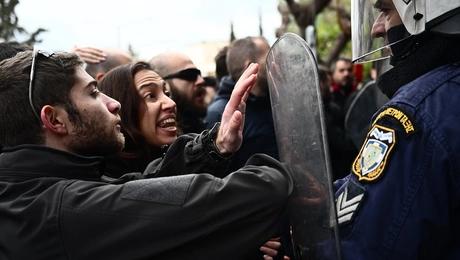 Ένταση στο αστυνομικό τμήμα Ζωγράφου