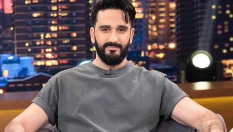 Ο Διονύσης Ατζαράκης στο πλατό του The 2Night Show
