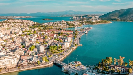 Εναέρια όψη της Χαλκίδας στην Εύβοια