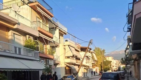 kolona dei.jpg