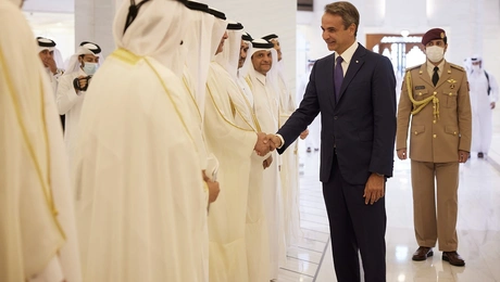 mitsotakis katar.jpg