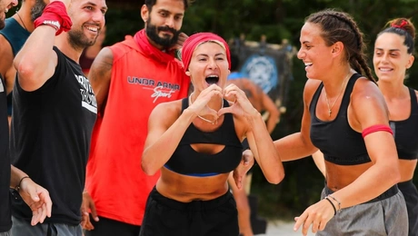Η Όλγα Πηλιάκη με τους συμπαίκτες της στο Survivor 2024