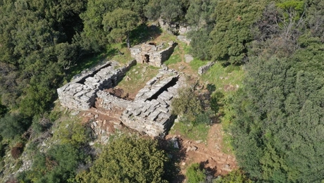 Δρακόσπιτα στην Εύβοια