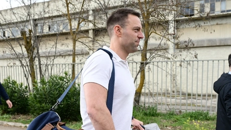 Ο Στέφανος Κασσελάκης παρουσιάζεται για τη θητεία του στη Θήβα