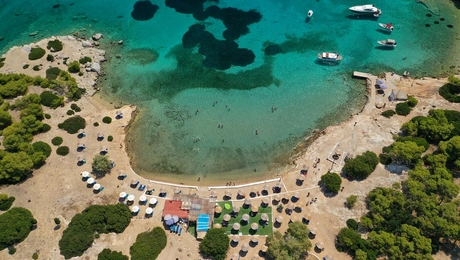 Παραλία σε ελληνικό νησί
