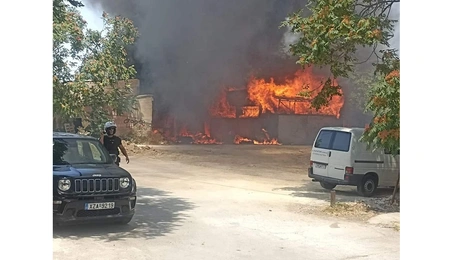 Η φωτιά στον αποθηκευτικό χώρο