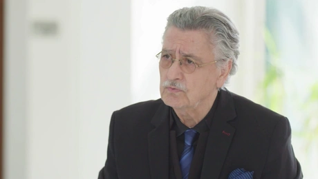 Σκηνή από τη σειρά «Η Γη της Ελιάς»