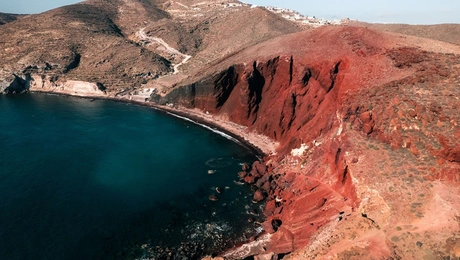 Κόκκινη παραλία στη Σαντορίνη