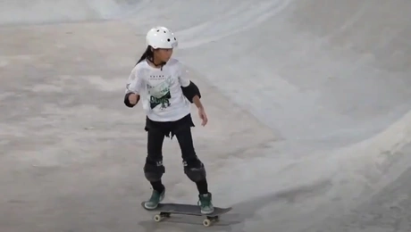 11xroni skateboard
