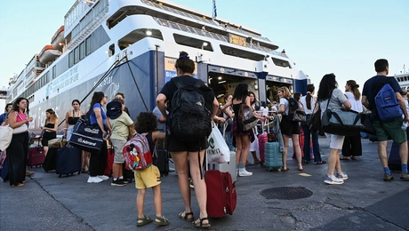 αδειουχοι λιμανι πειραιασ