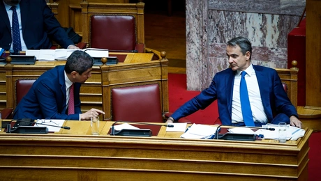 Αυγενάκης και Μητσοτάκης στη Βουλή